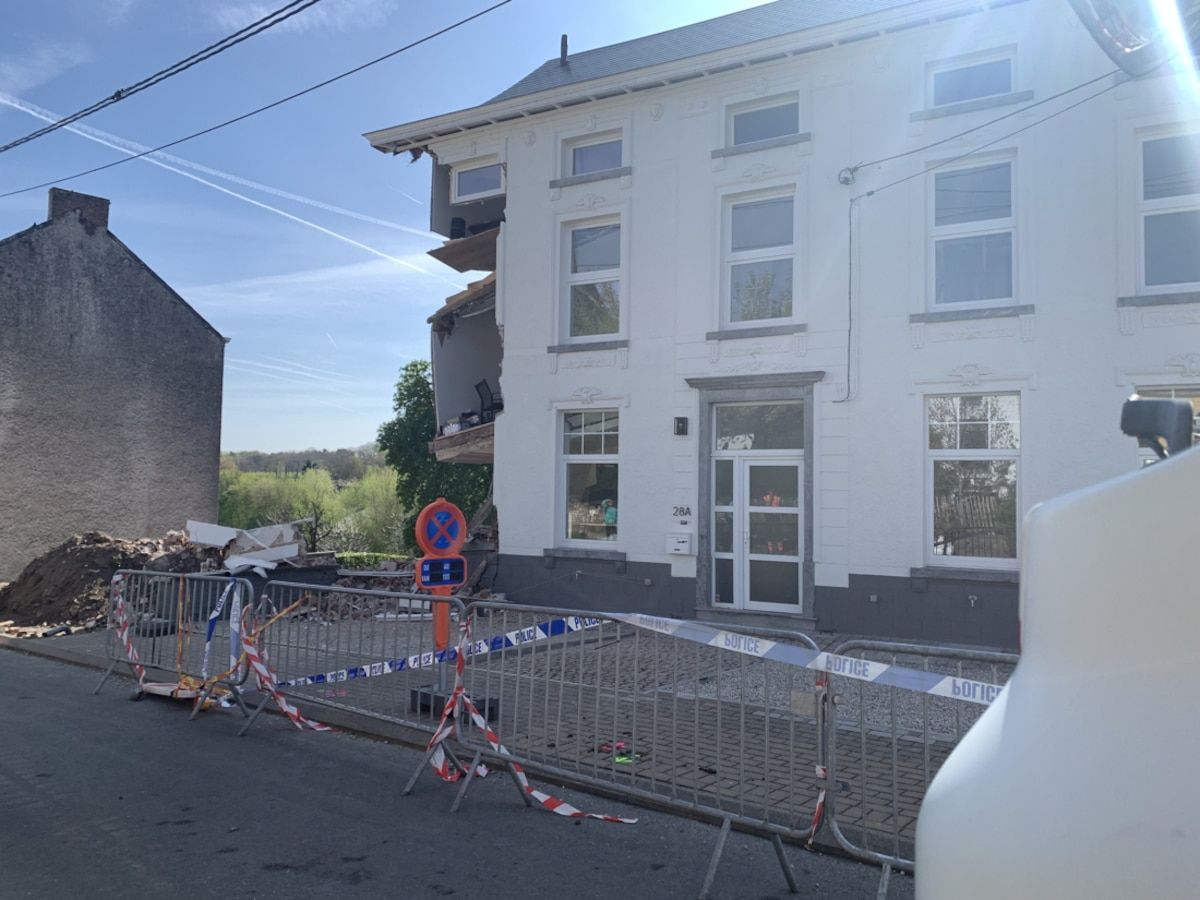 Very impressive scene: destabilized by work, a house collapses rue du Culot in Tilly (video & photos)