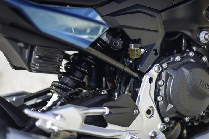 More fun this BMW F 900 R version 2025?