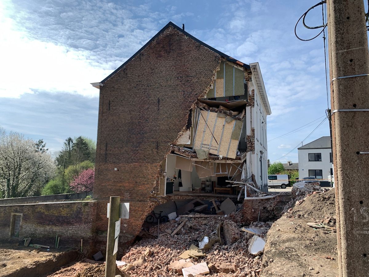 collapse of a home in Tilly