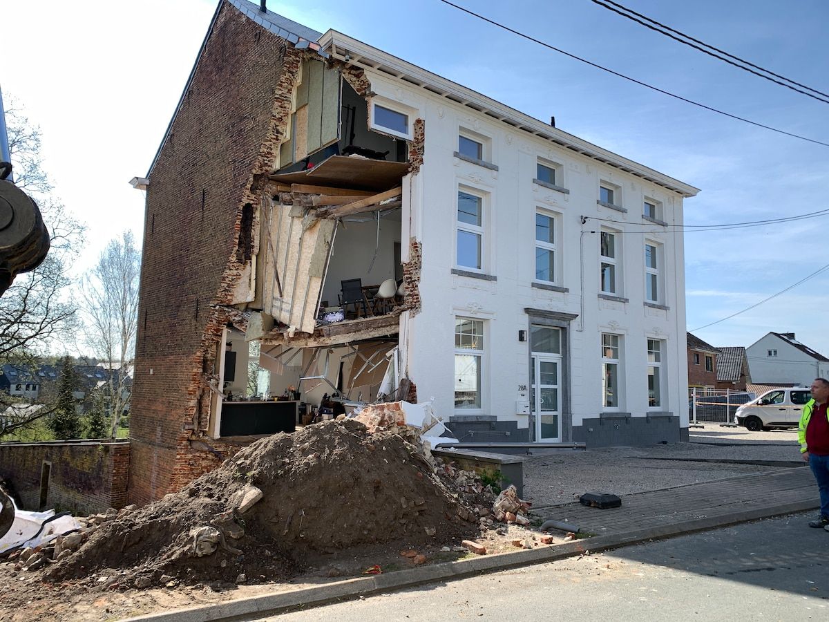 collapse of a home in Tilly