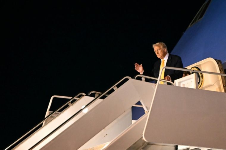 Donald Trump Descend d'Air Force One à Palm Beach, en Floride, the 13 Avril 2025 (AFP / Mandel Ngan)