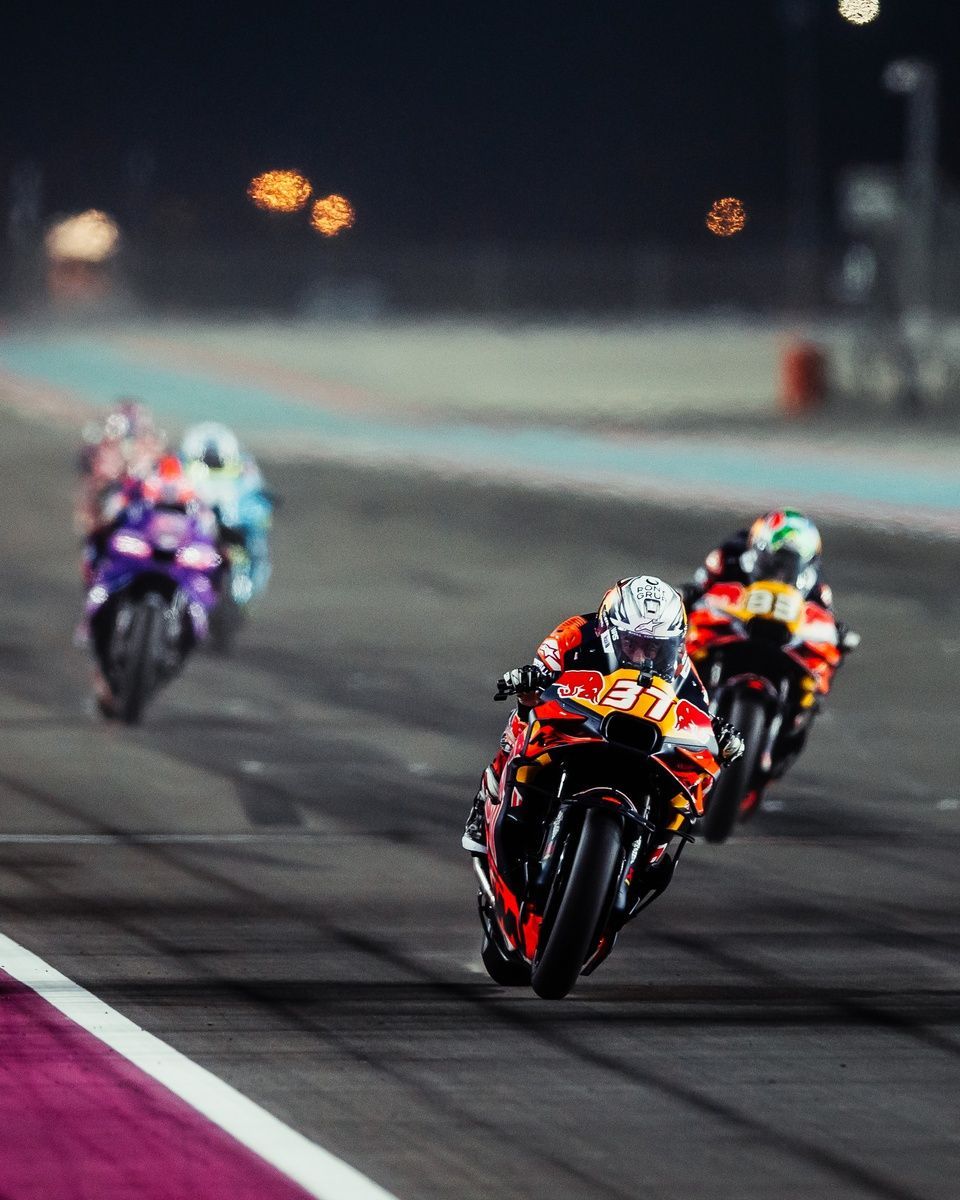Pedro Acosta and Brad Binder experienced a particularly complicated sprint.