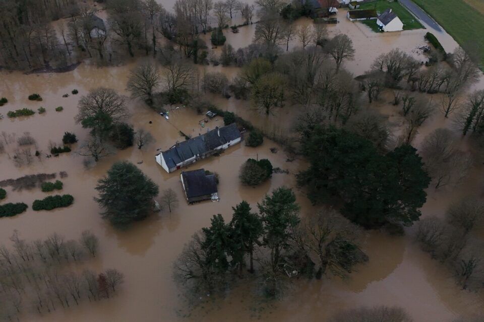 Houses in a flooded area after the Vilaine overwhelmed on its banks, in Guipry-Messac, on January 27, 2025.