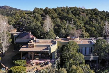 Un dated image provided by the sheriff's office of the County of Santa Fe during the investigation and the search of the house of Gene Hackman and his wife Betsy Arakawa