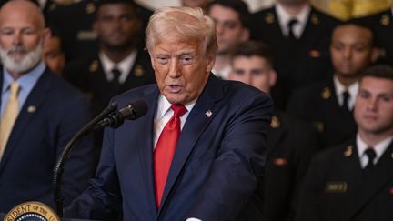 The American president, Donald Trump, during a ceremony of awards at the White House, on April 15, 2025. (Andrew Thomas / Middle East Images / AFP)