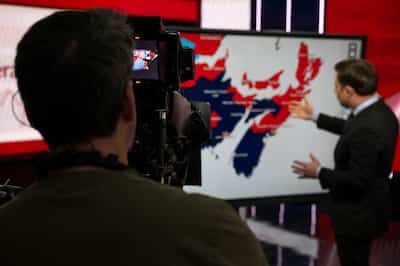 Electoral evening with Paul Larocque: VAT brilliantly inaugurates its new studios