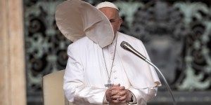 François, a “revolutionary” pope, really?