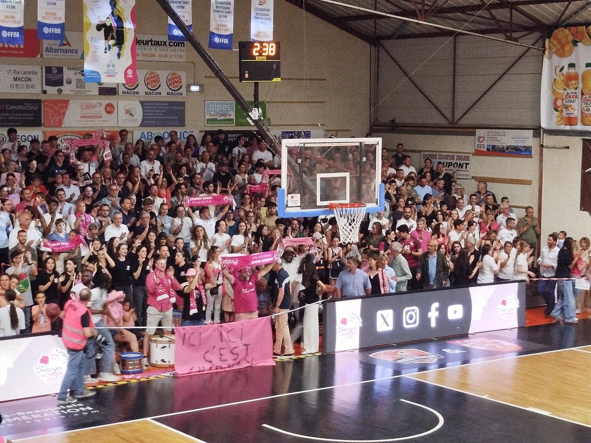 The Pinkies pink kop gave voice, and the rest of the room with it, the whole match.