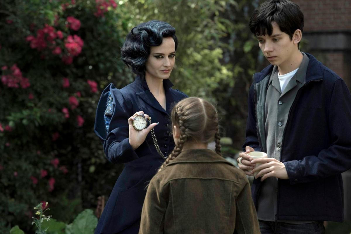 20th Century Fox - Chernin Ent. - Scope Pictures - Tim Burton Prod. Eva Green, Georgia Pemberton et Asa Butterfield.