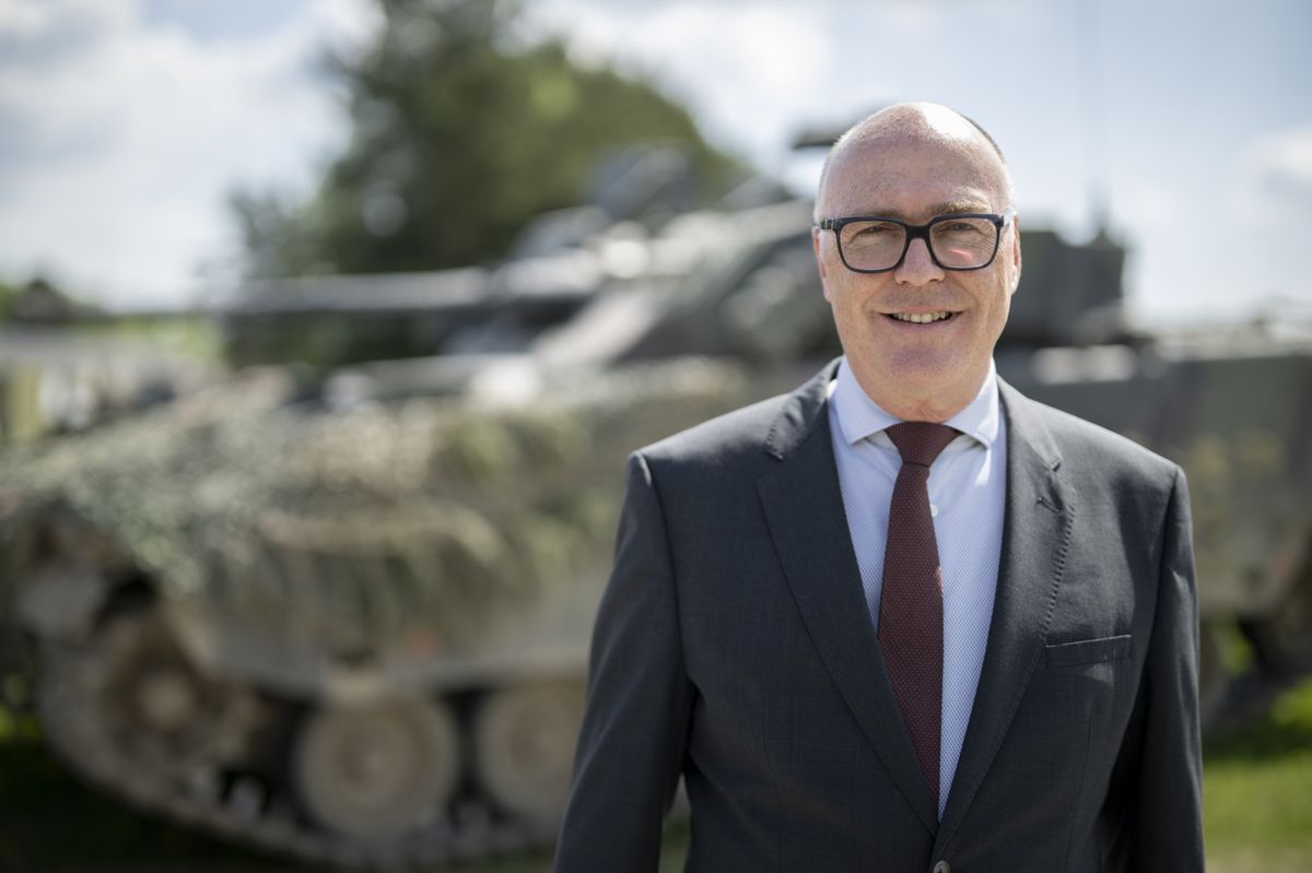 Martin Pfister, member of the Swiss Federal Council, poses during the Triassic 25 of the Swiss army in Austria, with a tank in the background, on May 1, 2025. Martin Pfister, member of the Swiss Federal Council, poses during the Triassic 25 of the Swiss army in Austria, with a tank in the background, on May 1, 2025.