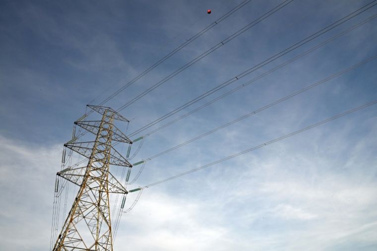 Two days after the giant breakdown having touched the peninsula, the nature of the Iberian energy mix is at the heart of lively debates in Spain (AFP / Miguel Riopa)