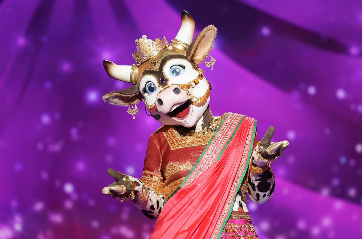The Bollywood -like cow will brighten up the “Mask Singer” set.