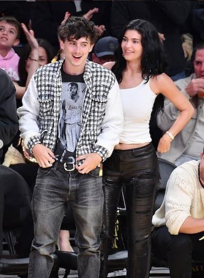 (Photos) See Timothée Chalamet and Kylie Jenner very in love in the Lakers match