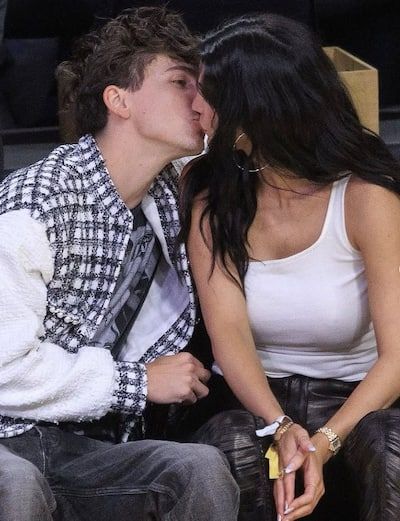 (Photos) See Timothée Chalamet and Kylie Jenner very in love in the Lakers match