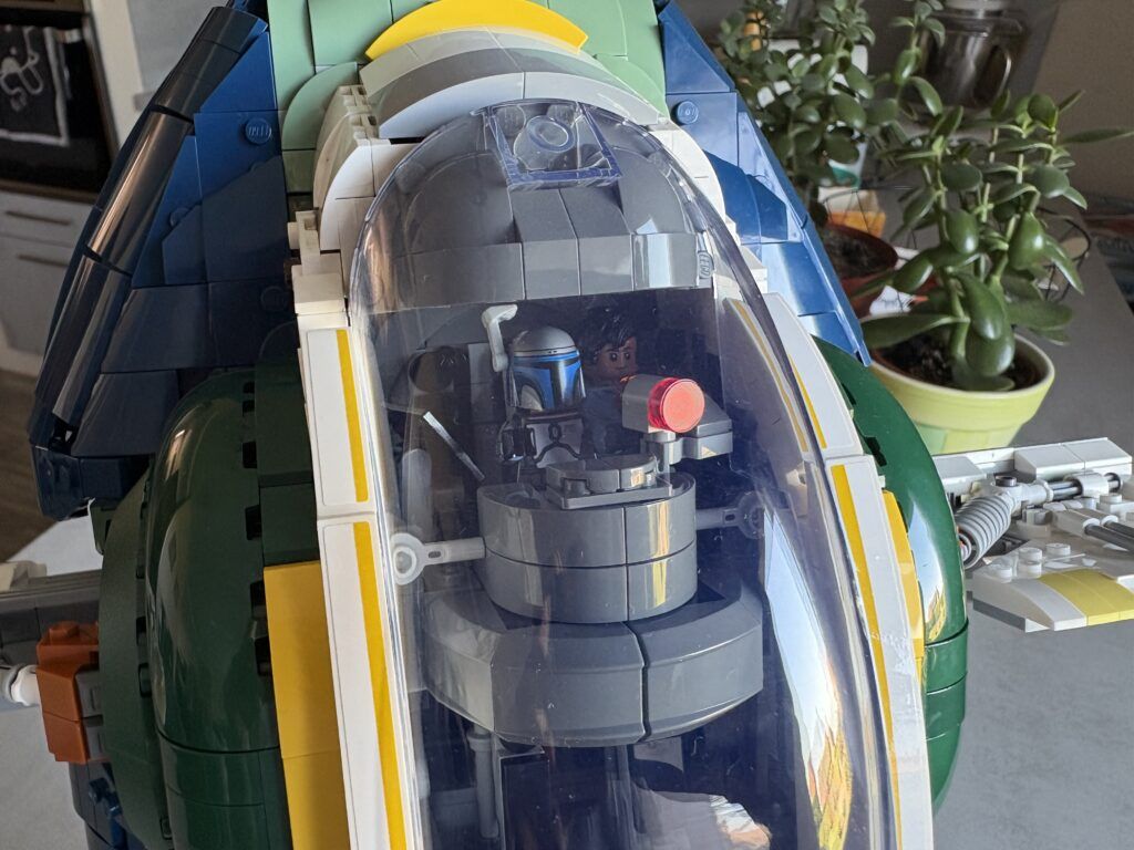 Boba Fett vessel in LEGO // Source: Maxime Claudel for Numerama Boba Fett vessel in LEGO // Source: Maxime Claudel for Numerama