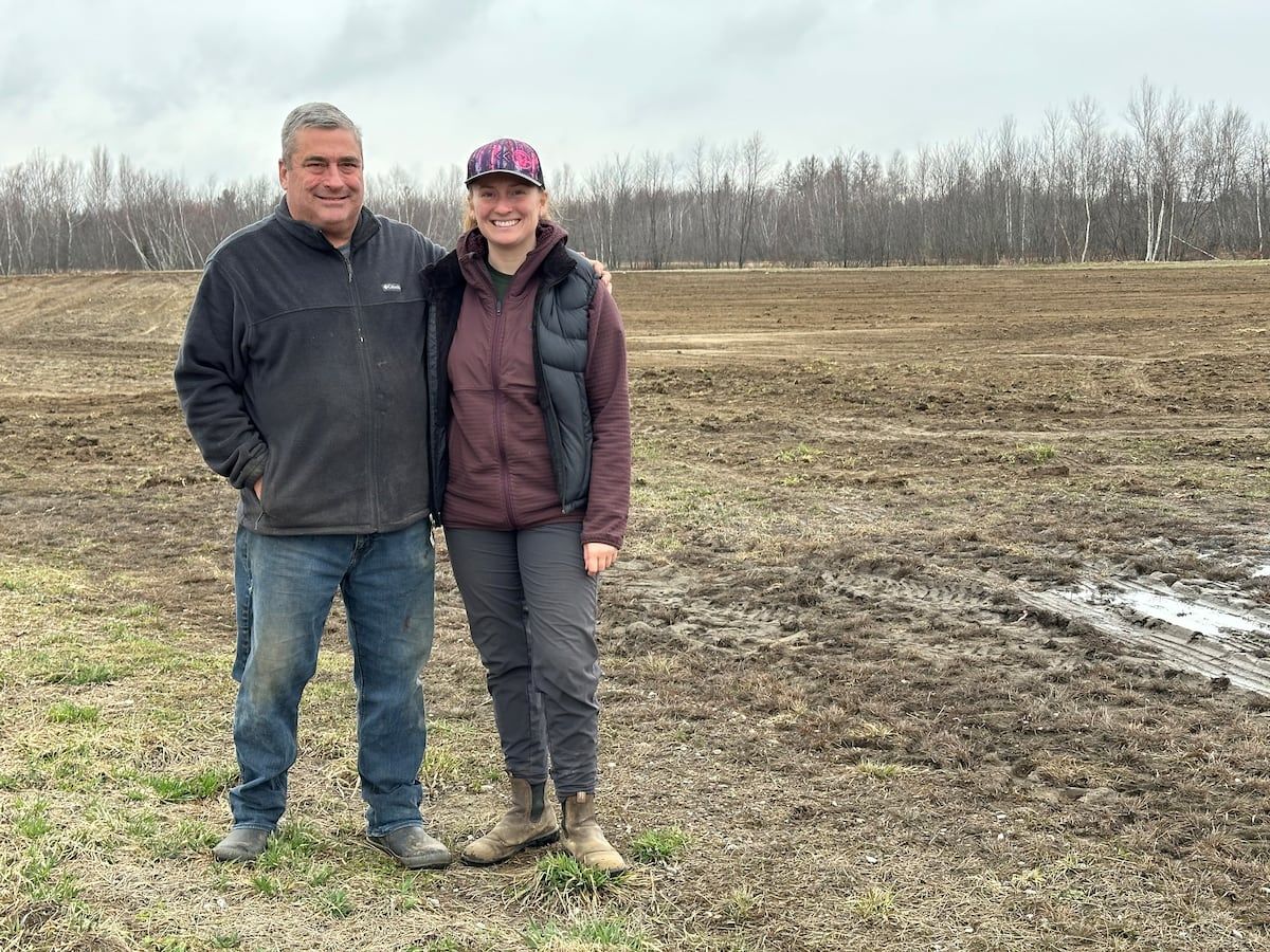 Valérie Gauthier can count on the help of her father, Marc Gauthier, to grow his market gardening business.