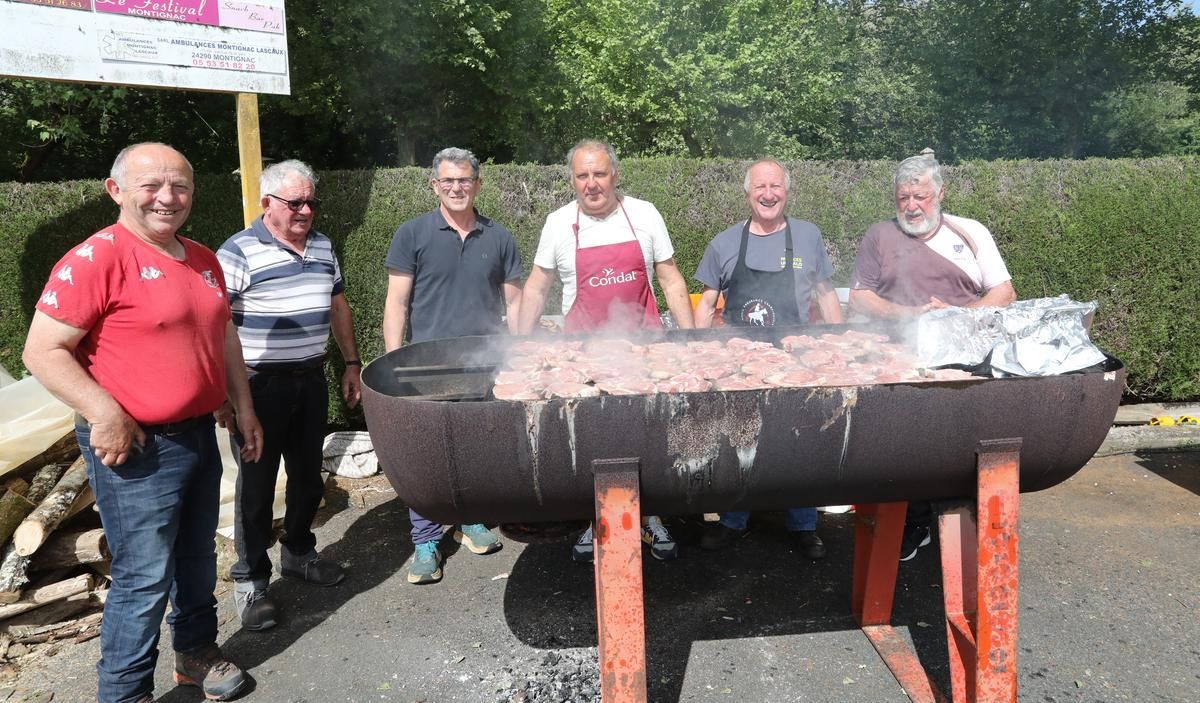 The volunteers of the Montignac rugby and handball clubs served a thousand meals on Sunday afternoon.