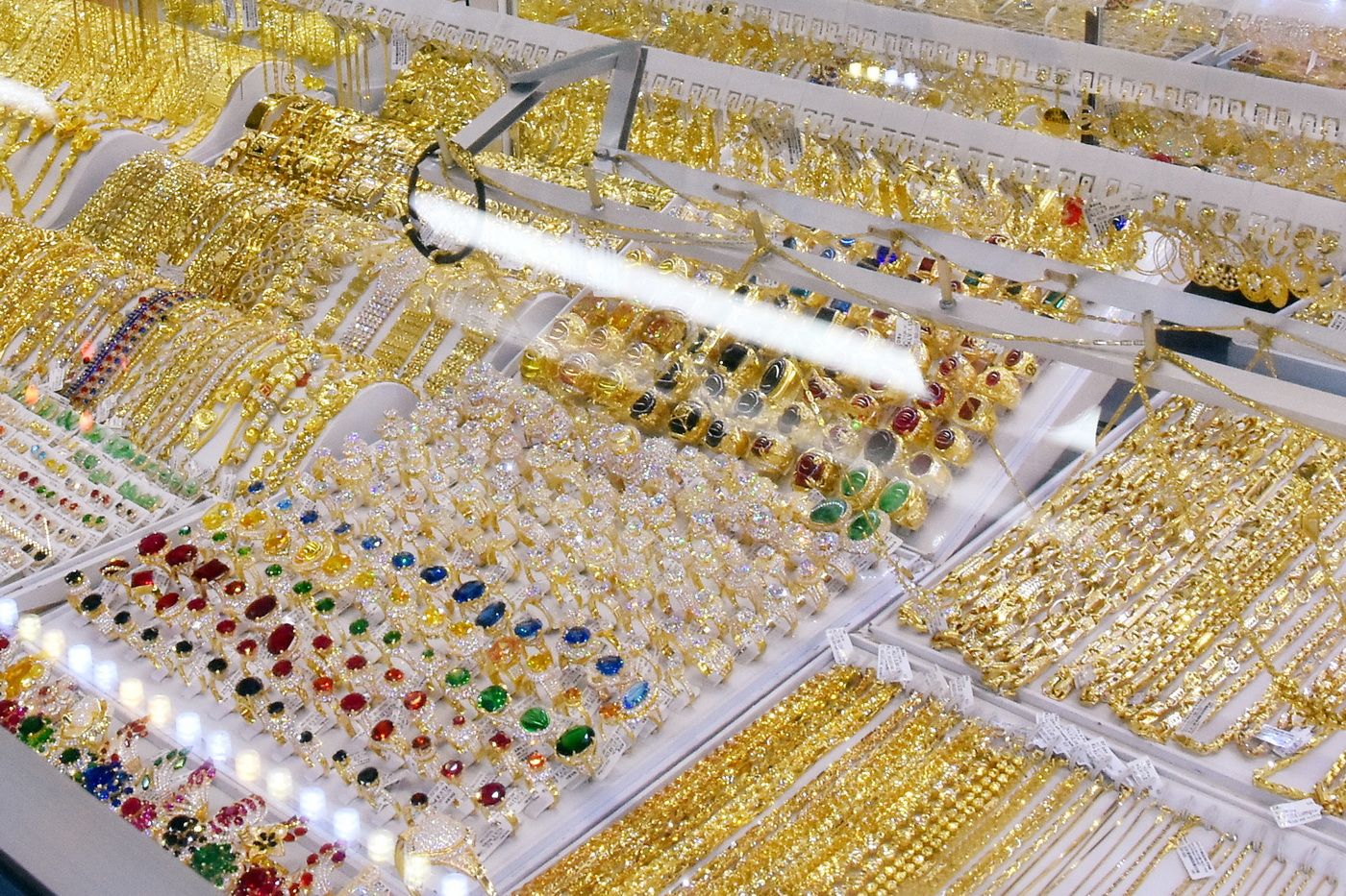Gold price today 5-5: From the opening, the price of the Golden Lingot SJC fell sharply - Photo 2. Gold price today 5-5: Just opened, SJC gold price drop sharply- Photo 2.