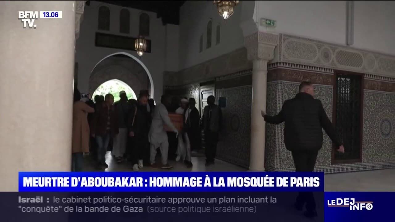 A tribute paid to the Paris mosque this morning, its burial planned in Mali A tribute paid to the Paris mosque this morning, its burial planned in Mali