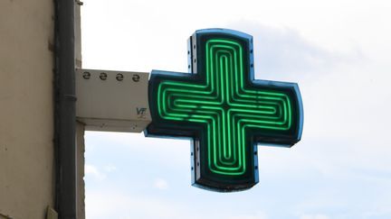 The light panel of a pharmacy. Illustration image. (Mourad Allili / Maxppp)