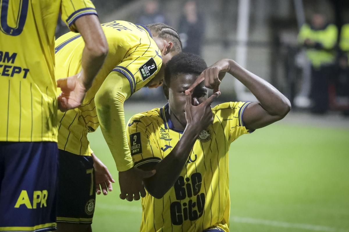 Pathé Mboup quickly settled the sights, from its first professional season.