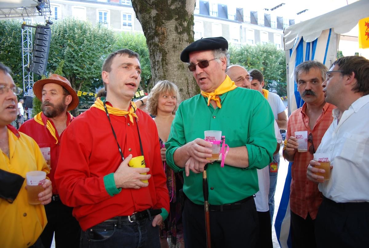 The Béarnais does not lose an opportunity to sing, even during the Hestiv'oc festival