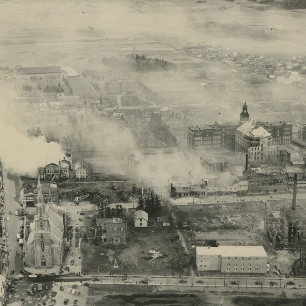 Aerial view of Rimouski, during the fire on May 6, 1950.