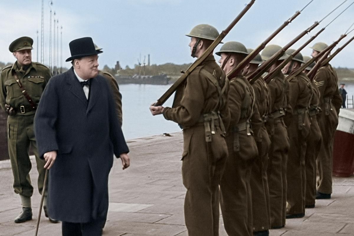 Imperial War Museum/FTV Churchill, Portsmouth 1940.