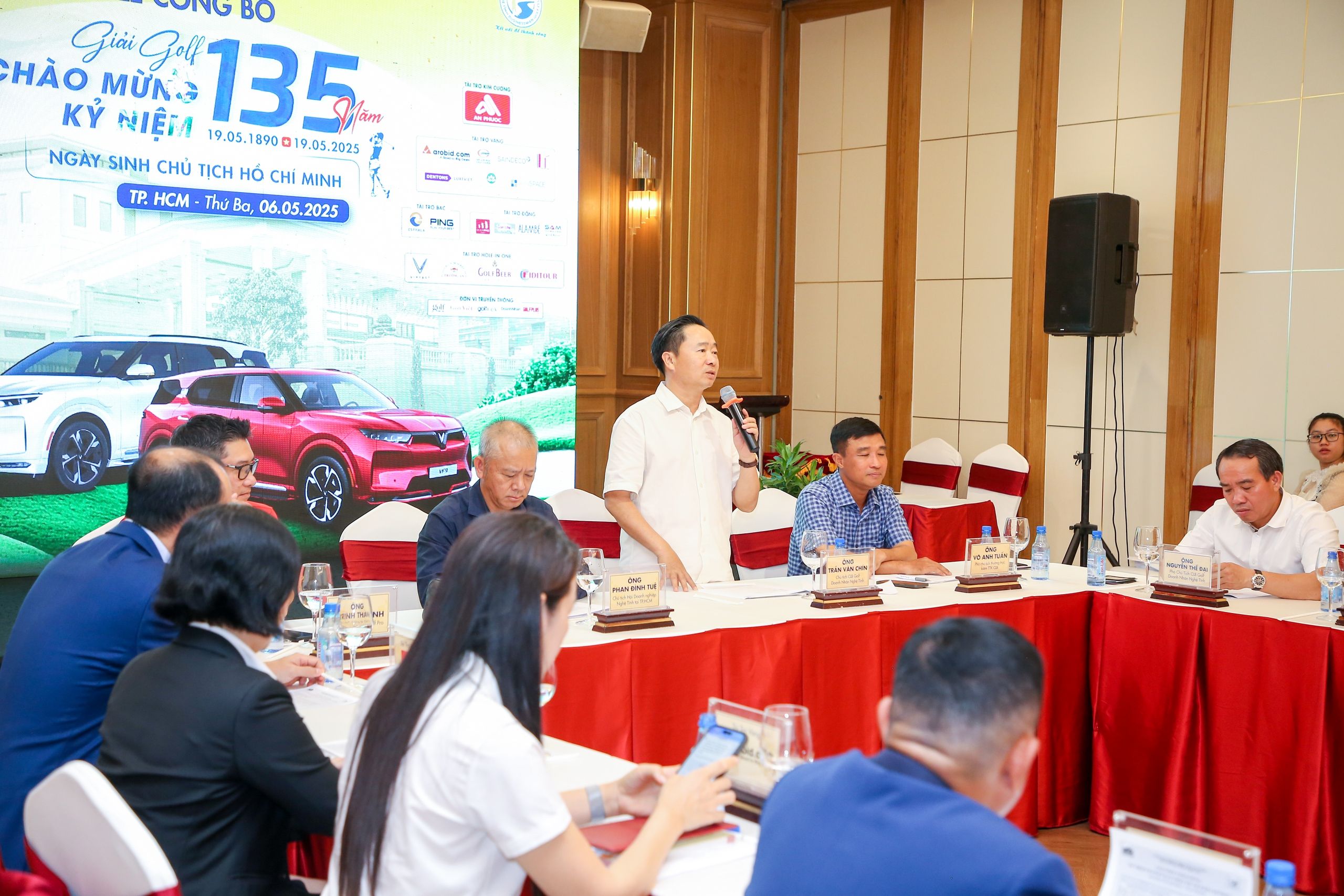 The Nghe Tinh Business Golf Club is organizing a tournament to celebrate the birthday of President Ho - Photo 1. Golf Club of the Tao Tinh Business Entrepreneur Celebration to celebrate the birth of President Ho President- Photo 1.