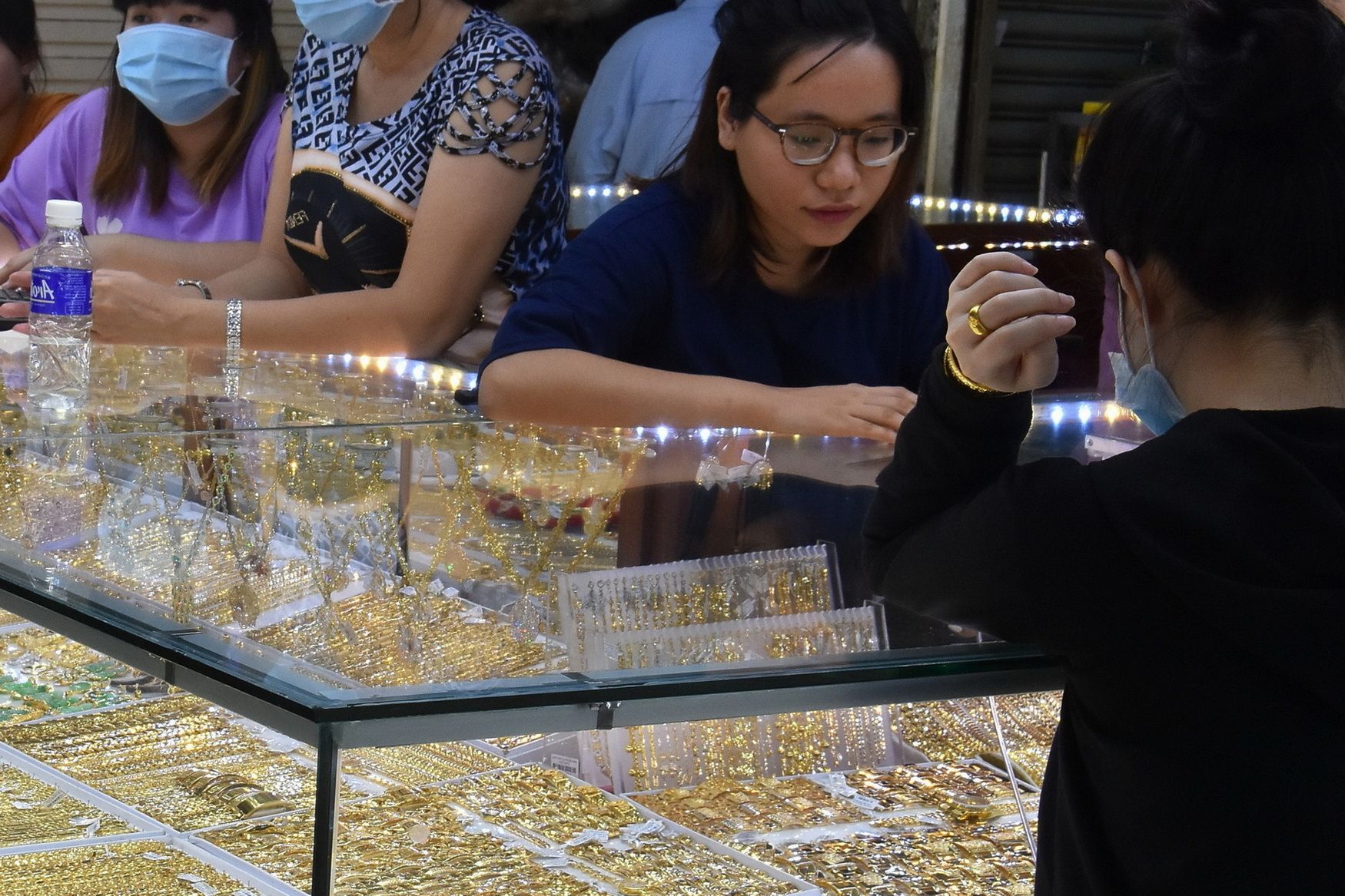 Gold price today, May 7: continues to increase - Photo 1. Gold price today, 7-5: Continue to go- Photo 1.
