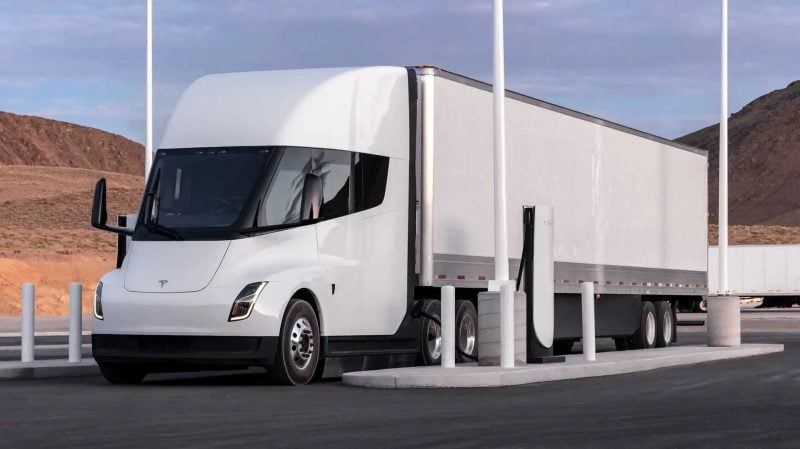 Initially planned for marketing in 2022, the project, however, accumulated delays, in particular because of technical challenges linked to autonomy and production.