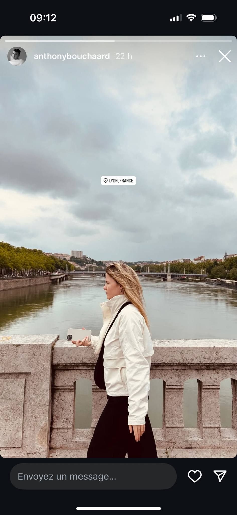 The daughter of Véronique Cloutier and Louis Morissette publishes photos of her trip to France and a detail attracts attention
