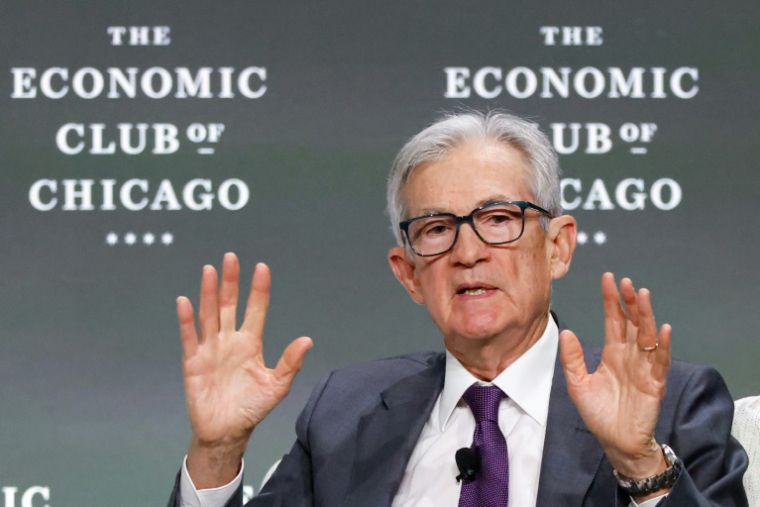 The president of the Fed Jerome Powell, in Chicago, on April 16, 2025 (AFP / Kamil Krzaczynski)