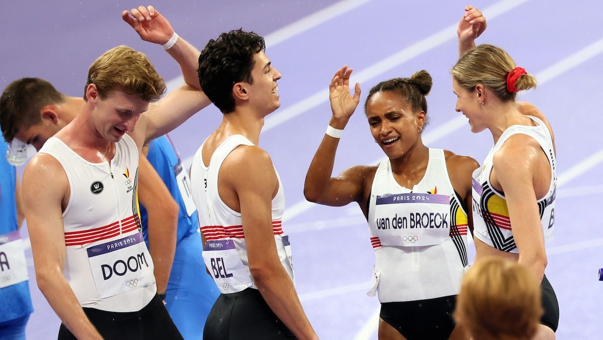 Belgian athlete Alexander Doom, Belgian athlete Jonathan Sacoor, Belgian athlete Naomi Van den Broeck and Belgian athlete Helena Ponette pictured after the 4x400 Relay Mixed final of the athletics competition at the Paris 2024 Olympic Games, on Saturday 03 August 2024 in Paris, France. The Games of the XXXIII Olympiad are taking place in Paris from 26 July to 11 August. The Belgian delegation counts 165 athletes competing in 21 sports. BELGA PHOTO BENOIT DOPPAGNE