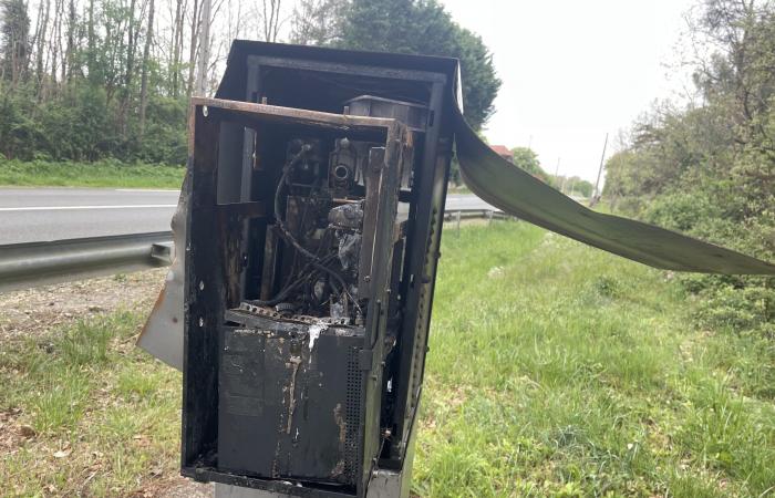 Who burned the Thuru fixed radar at night?