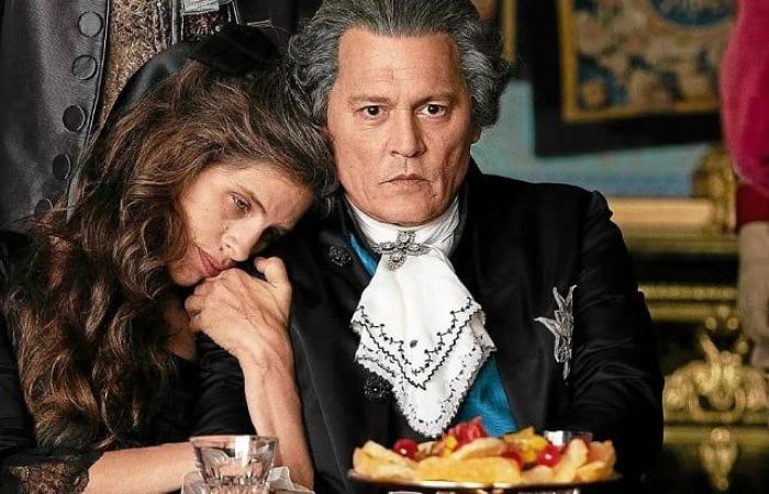 Johnny Depp unrecognizable, his new gray and white hair look surprises Internet users