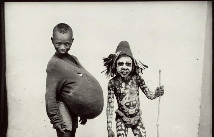 Jack Shainman Gallery: Malick Sidibé: Look at me