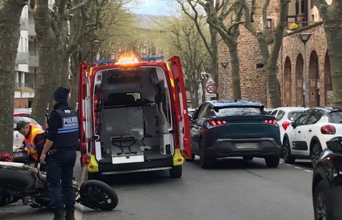 Collision between a motorcycle and a car in Rodez, the biker evacuated to the hospital