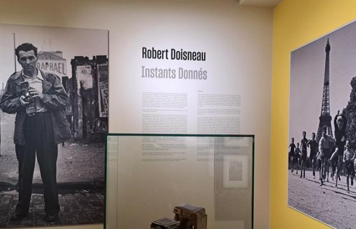 In Paris, the Maillol Museum presents a retrospective by Robert Doisneau in 400 shots