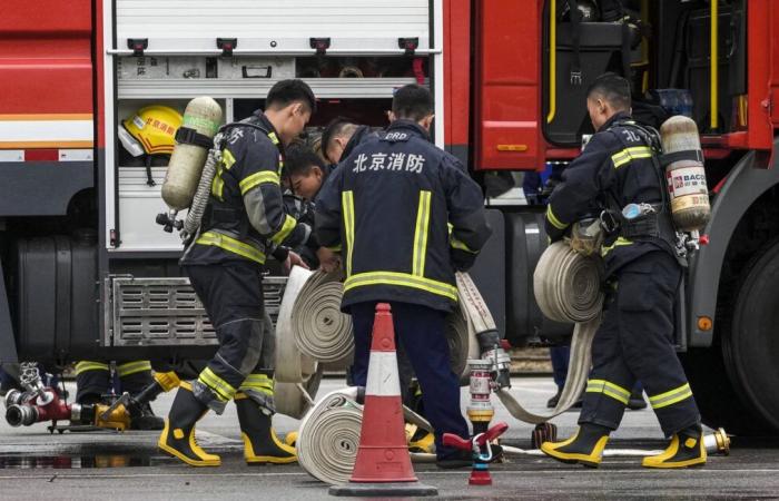 A restaurant ignited, 22 customers die, trapped