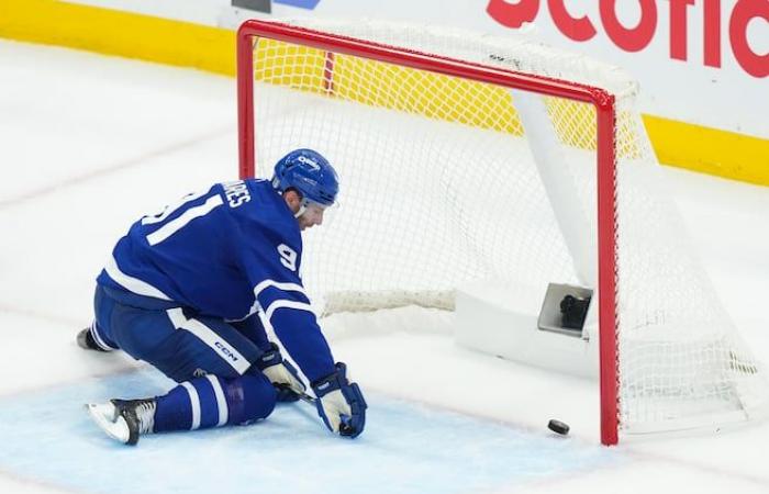 Linus Ullmark keeps senators alive