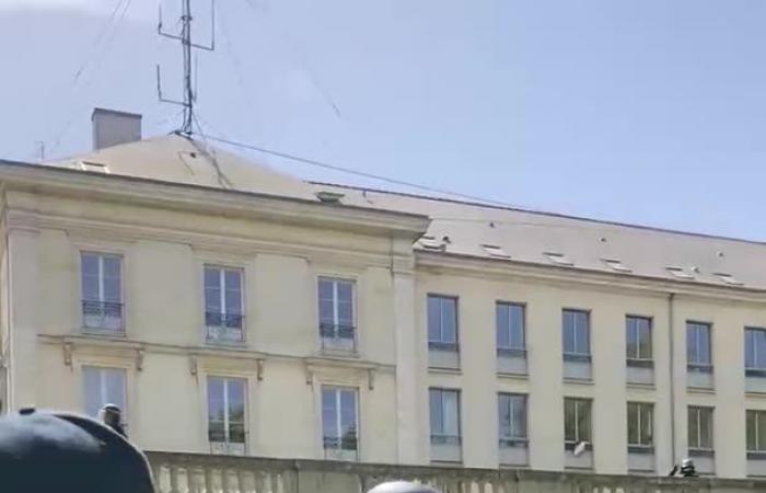 5000 demonstrators for May 1, a few minutes of tension against the CRS