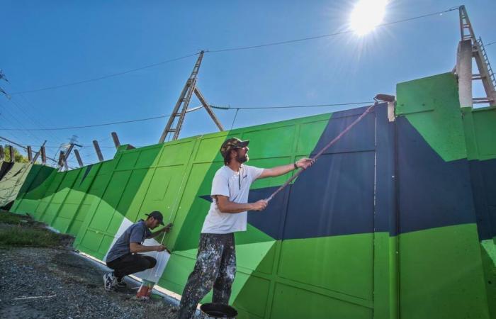 Street art frescoes to color the walls of the power plant