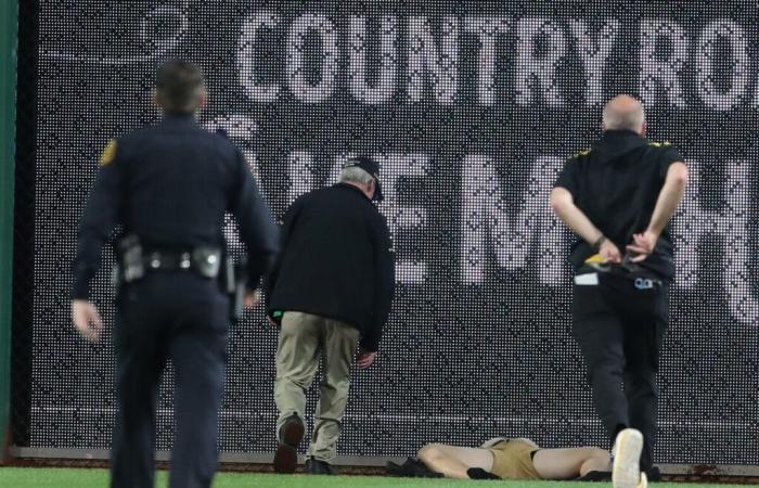 Terrifying scene at PNC Park: a fan drops with a 6-meter wall during the Pirates-Cubs match