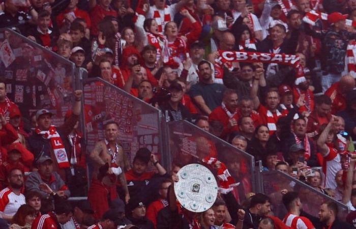 Bayern Munich Champion of Germany for the 34th time, Kane won the first trophy in his career