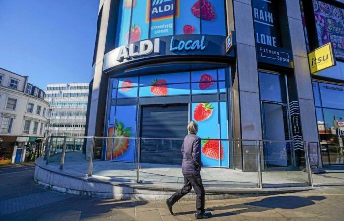 In London, an automated supermarket takes 10 pounds at its entrance