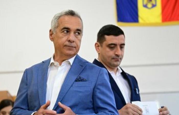 The far -right candidate largely at the top of the first round, according to an exit poll of the ballot box