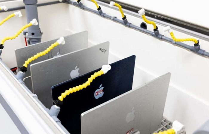 Behind the scenes of the Ultrasecret laboratory of Apple in Ireland, the iPhone torture center