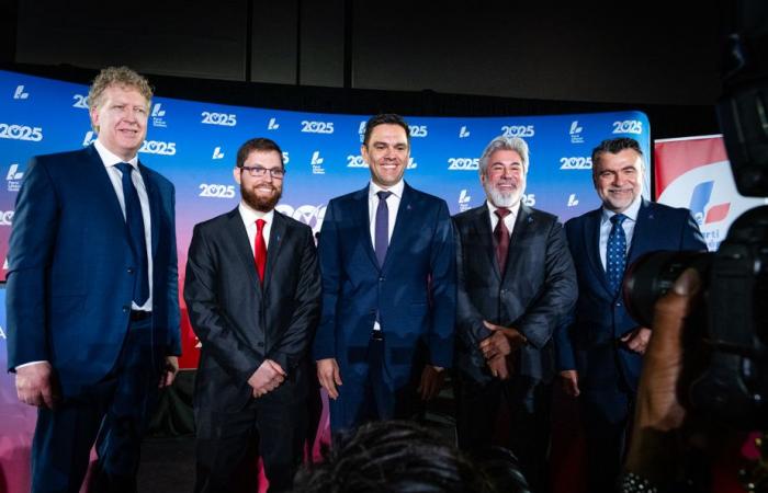 PLQ management race | The Quebec Constitution draft set aside