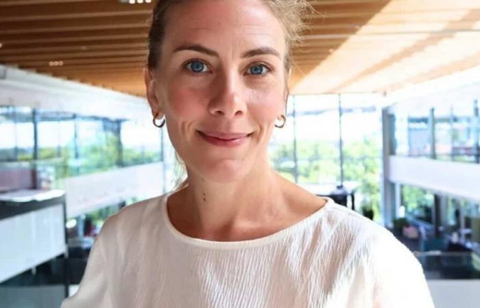 Host Émilie Perreault underlines 5 years of love with this known singer